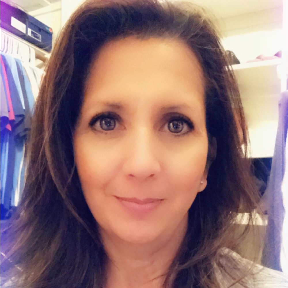 Meet your Posher, Debbie